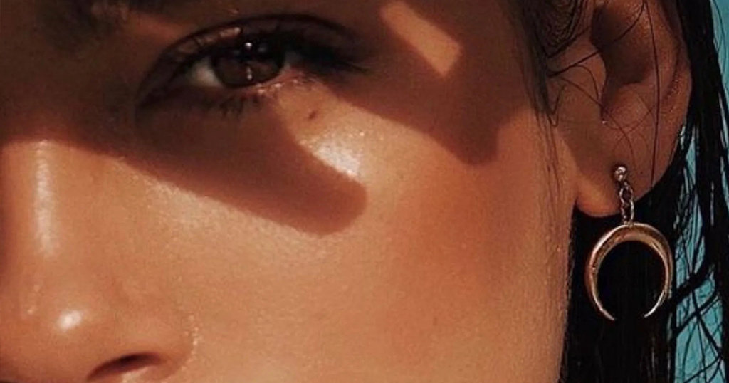 Composure for the skin and senses